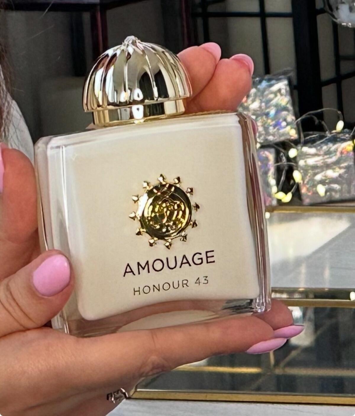 Amouage Honour 43 Woman Extrai - Best Perfume Fragrance 评论和价格